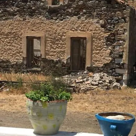 بيت للعطل Marditsa's House By The Sea *