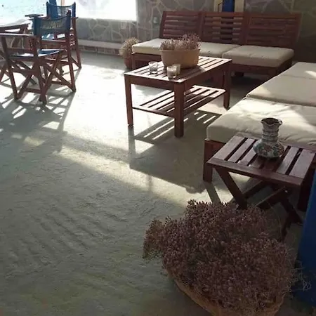 Marditsa's House By The Sea بيت للعطل *